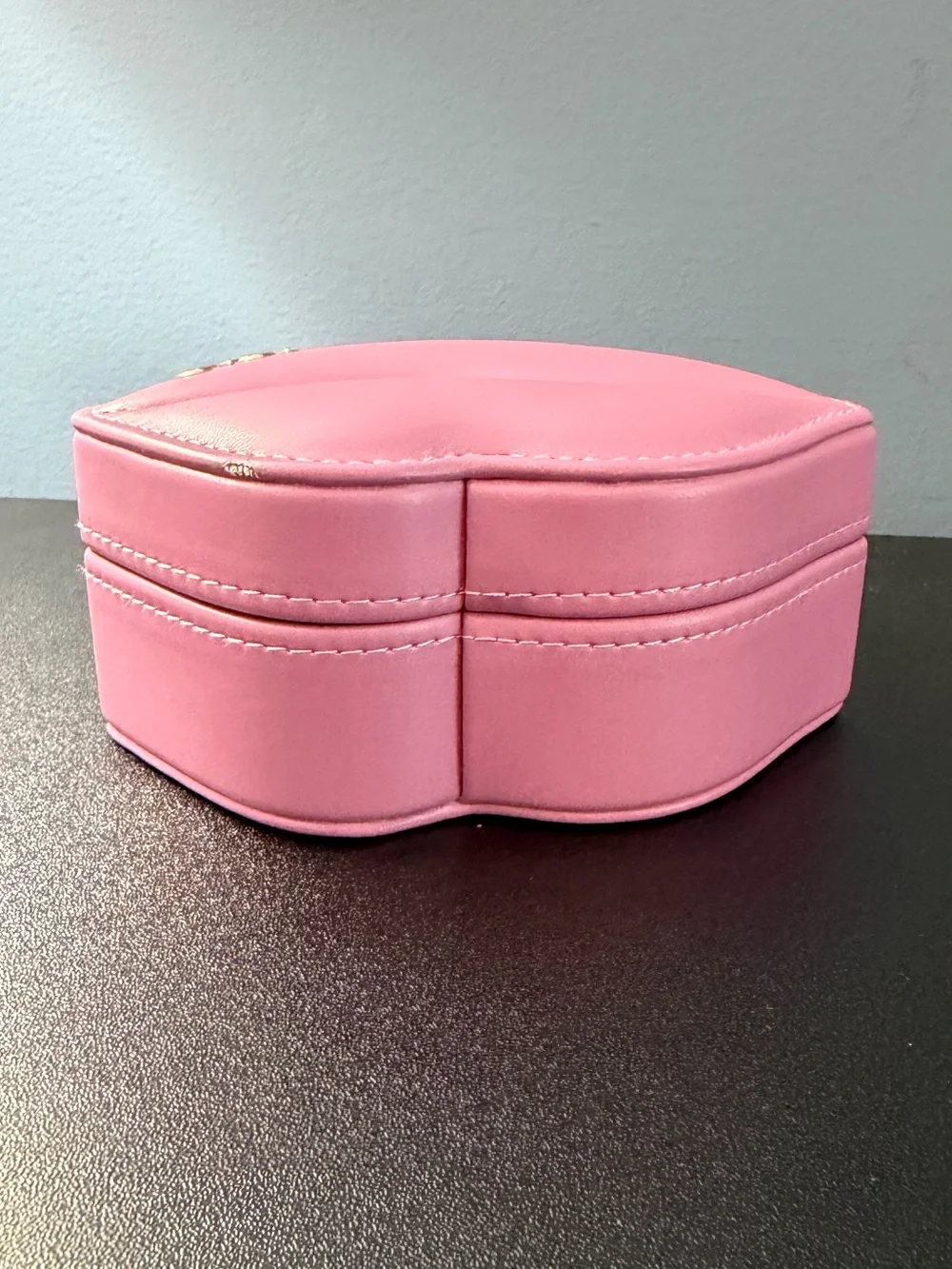 Kendra Scott Pink Lip Shaped Jewelry Box with Gold Accent